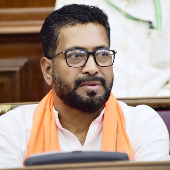 ‘সরাসরি শঙ্কর’ কর্মসূচিতে মানুষের ঢল, অভিযোগ শুনে দ্রুত সমাধানের আশ্বাস মন্ত্রী শঙ্কর ঘোষের